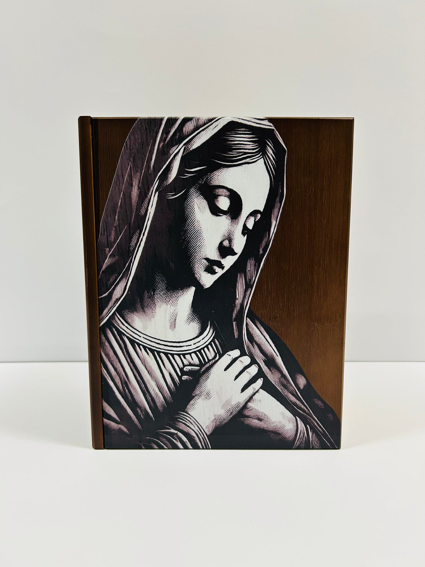 Urna libro Madonna